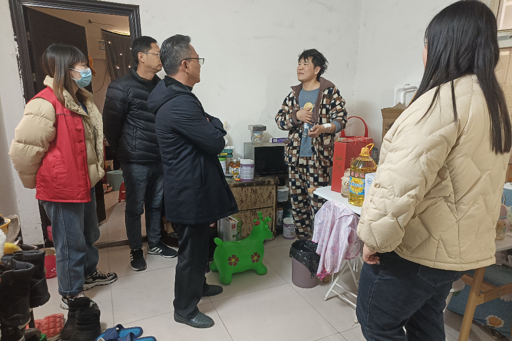 樊城：美团骑手患重病 工会帮扶暖人心.png