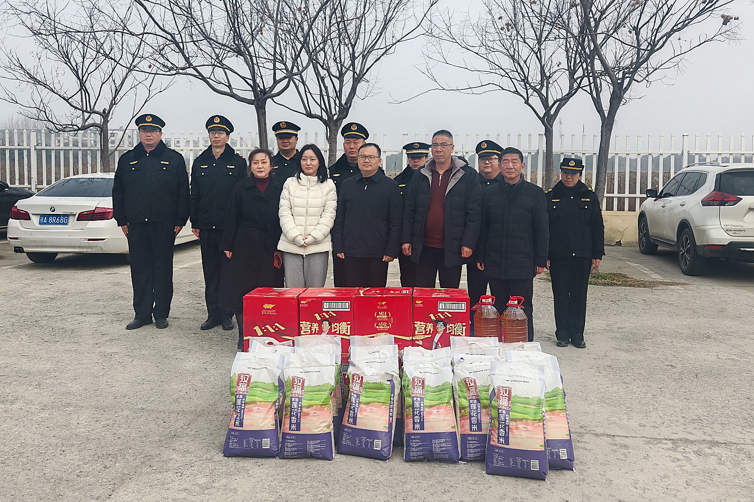 走访慰问协管员_副本.jpg